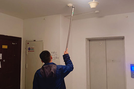 �����z�y